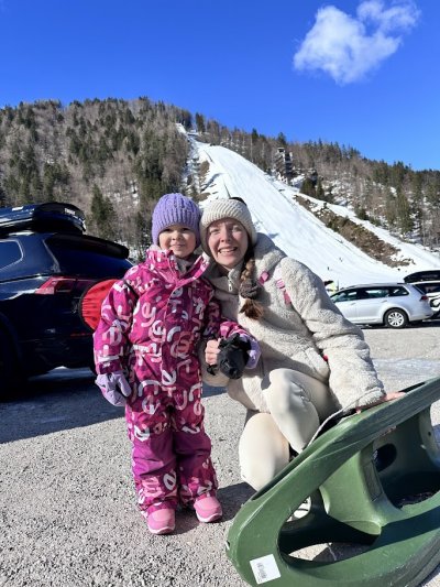 Vedno ko obiščemo Planico je to nekaj posebnega. Narava, sonce, sneg, športno vzdušje kjer se pišejo neverjetne športne zgodbe. Ponosni smo, da smo lahko del tega.