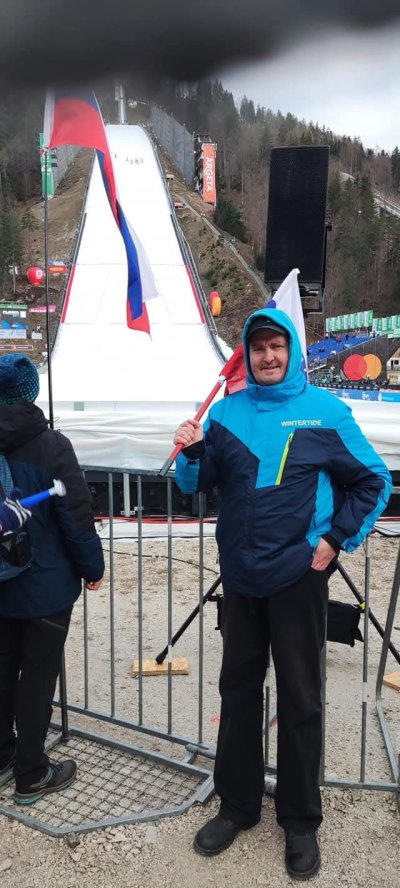 Na Planico imam dobre spomine.Bil sem tam kot gledalec in kot varnostnik.Doživel veliko lepih spominov in spoznal veliko novih prijateljev. Takrat pa ko sem bil varnostnik pa tudi vse slovenske skakalce z nekaterimi se se sedaj  srečam.Najbolj mi je pa vstalo v sponinu ko je Anže Lanišek-Žaba  na zaključku v Planici  na oder prinesel portret Kubackega.V glavnem v dolini pod Poncami je vedno lepo in se bom se vrnil tja 