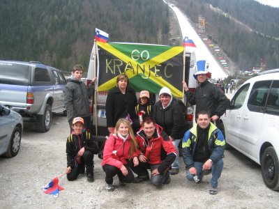 V Planico smo odšli z Brazilsko zastavo in si prislužili tudi komentar in opazko g. Stareta, ki nas je kometiral v kader RTV SLO. 