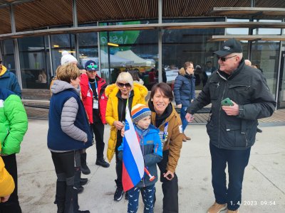 Moji spomini iz preteklih obiskanih dveh sezon v smučarskih poletih so prečudoviti.Na tem mestu, bi se prdvsem zahvalil shareplanica in seveda mastercard ekipi, ki je vse skupaj omogočila. Sodeloval sem v skupini za prevoz in zadnjikrat za prevoz invalidnih oseb. Moram priznati, da brez njih, si žal ne bi mogel privoščiti tak dogodek slovenskega pomena, vzdušja, obiska v prečudovitem koncu Slovenije in nenazadnje ogled naših orlov, ki dosegajo izjemne rezultate in to take, da smo deležni poslušanja Slovenske himne. Morda mi tudi letos uspe prit v ta planiški biser,ki bo verjetno nekaj enkratnega v zgodovini slovenskih skokov in poletov. Saj bo to enkratno slavje našega DOMINATORJA zaključek izjemne sezone zanj. Kot radi rečemo NAŠ DOMENA PREVC.