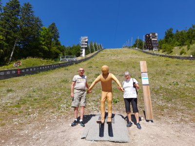 Vsako leto obisk Planice in doline Tamar komaj čakam. Vedno uživam ob pogledu na skakalnice in zelo čustveno doživljam uspehe naših skakalcev in skakalk, ki so neverjetni, ne glede na rezultat, saj je vsak posameznik 