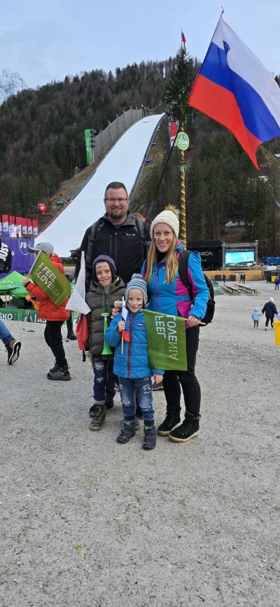 Družinsko navijanje, ko še nismo vedeli, da bomo ta dan videli nov svetovni rekord Domna Prevca.