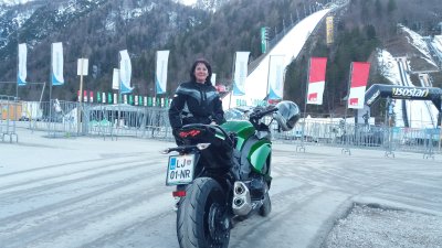 Z motorjem na polete