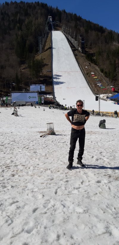 Ni ga lepšega,ko v planici zapojemo zdravljico