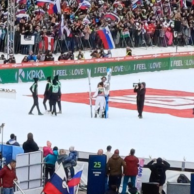 Kurja polt,slovenski praznik.Rad bi,da to dozivijo tudi nekateri od prijateljeb,ker ne mores opisat vzdusja.Lep pozdrav!