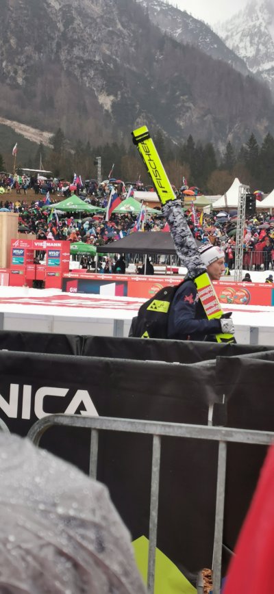 Planica, Planica..... To vzdušje nepozabno doživetje, navijanje, poleti orlov. Fenomenalna izkušnja, ki je vredna vsako leto jo ponovit. 